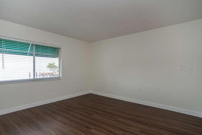 Building Photo - 1361 Snell Isle Blvd NE