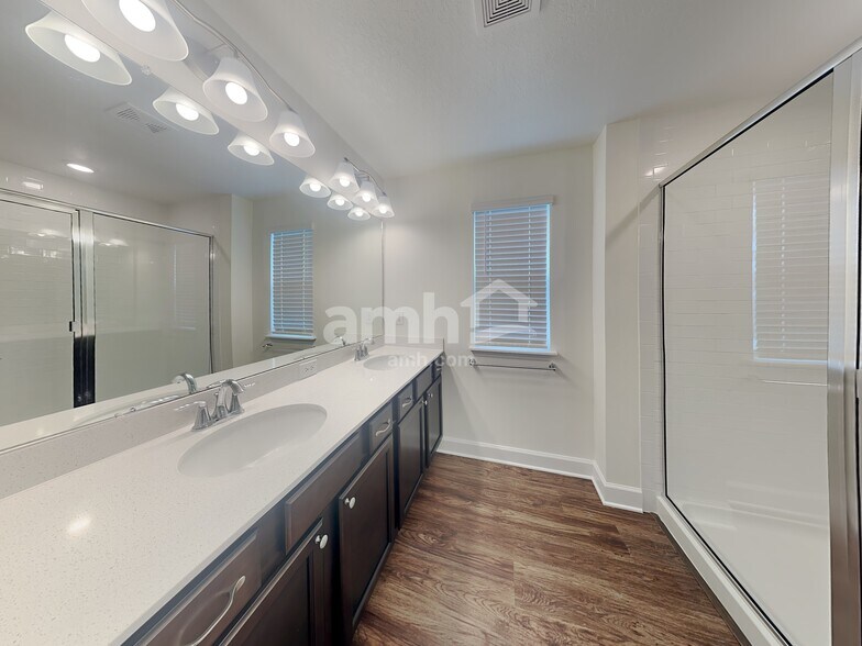 Building Photo - 2219 Saffron Walden Dr