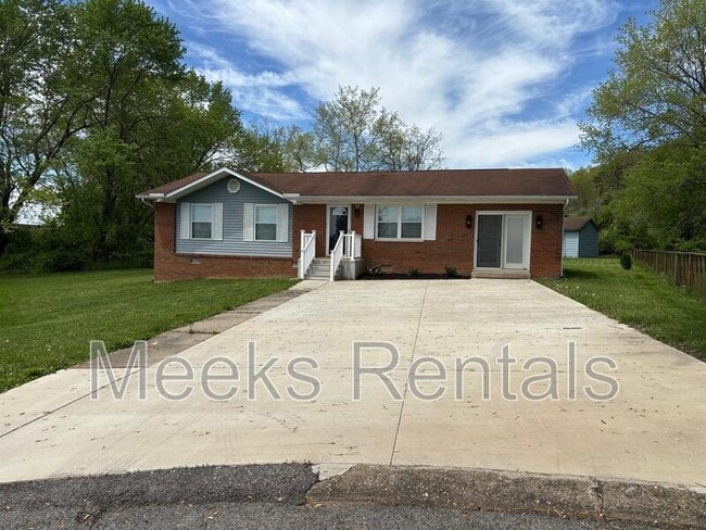 Primary Photo - 198 Meadow Dr