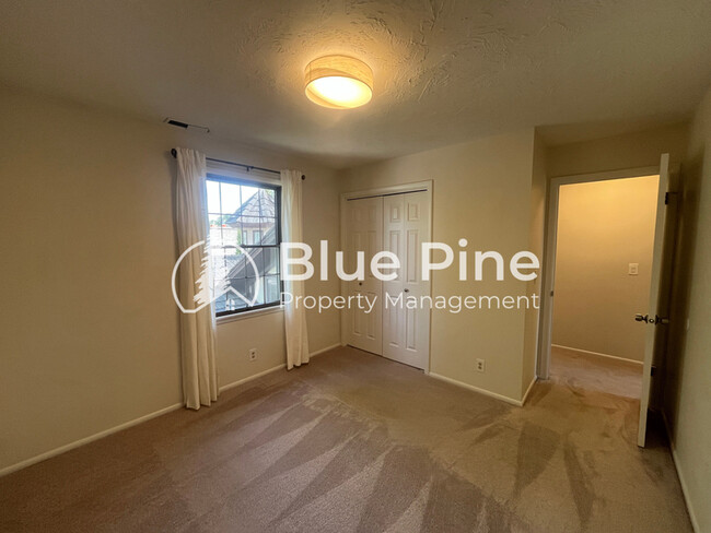 Building Photo - 3267 Merlin Dr