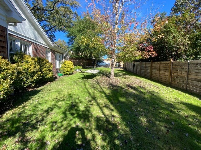 Building Photo - 2225 Blossom St