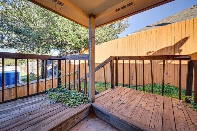 Building Photo - 614 Lillard Rd