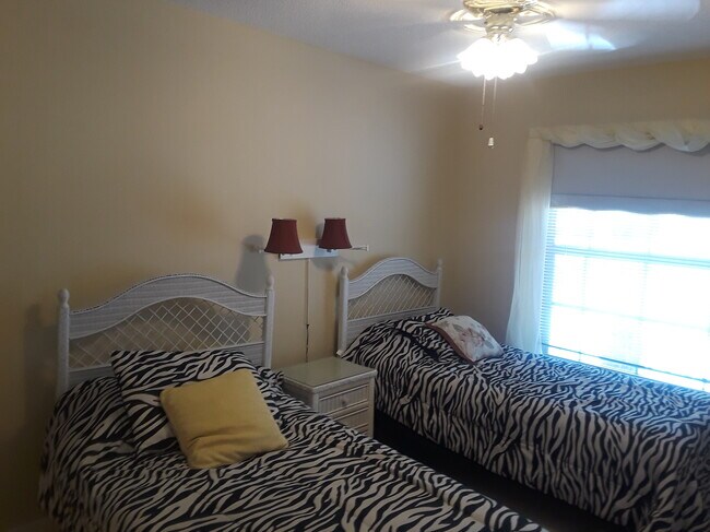 Building Photo - 4219 Caddie Dr E
