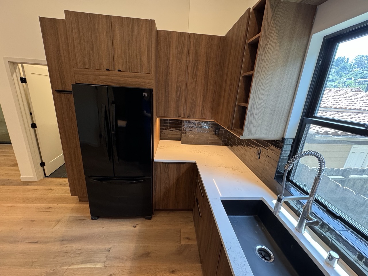 Building Photo - 2111 Hyperion Ave