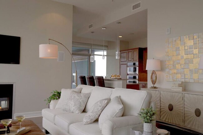 Building Photo - High-Rise Luxury in River Oaks