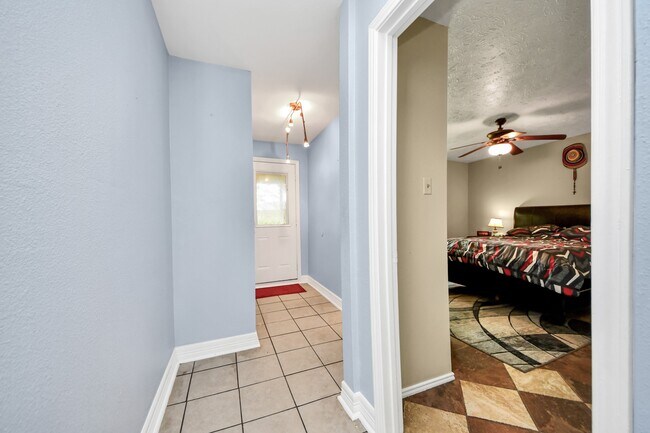 Building Photo - 12218 Taylors Crossing Dr