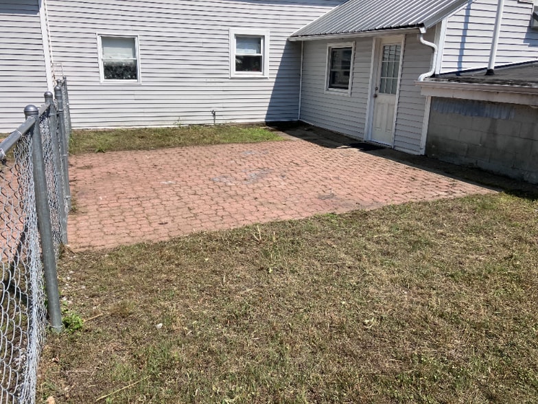 Building Photo - 95 Park St