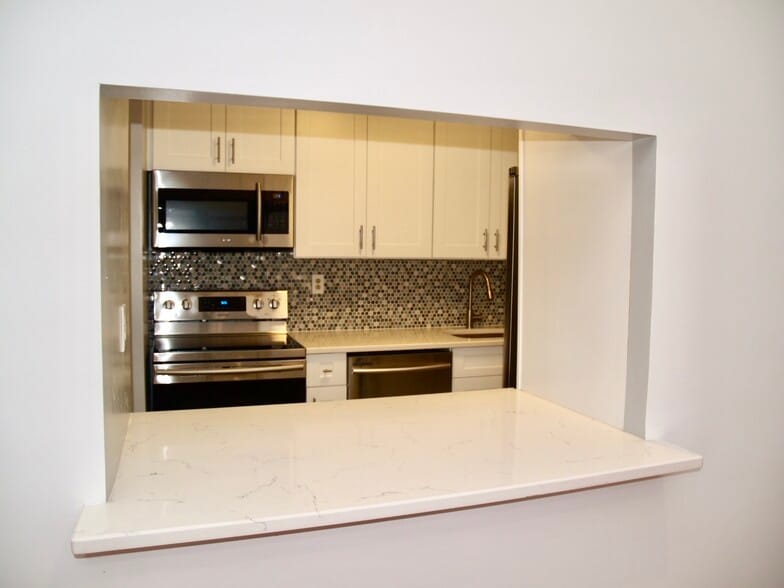 Open Kitchen - 111 Mulberry St