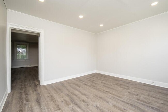 Building Photo - 1130 1st St