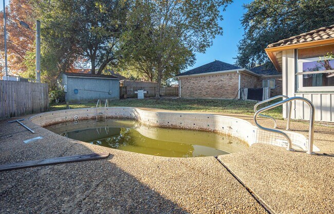 Building Photo - 3 Bedroom 2 Bath Back Bay Luxury Rental Home