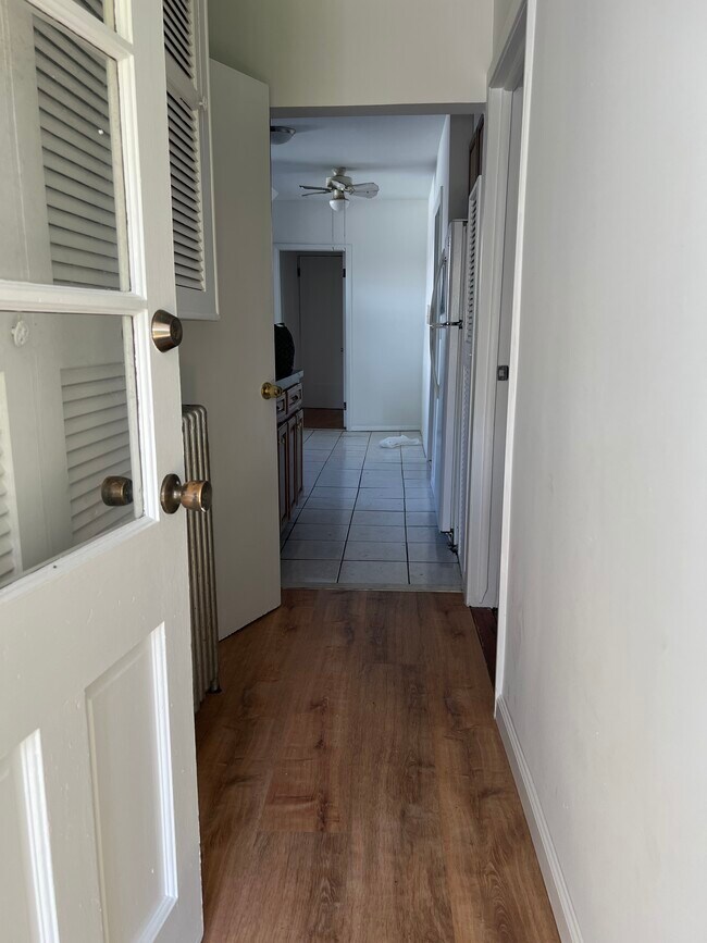 Building Photo - 42 W Ruby Ave