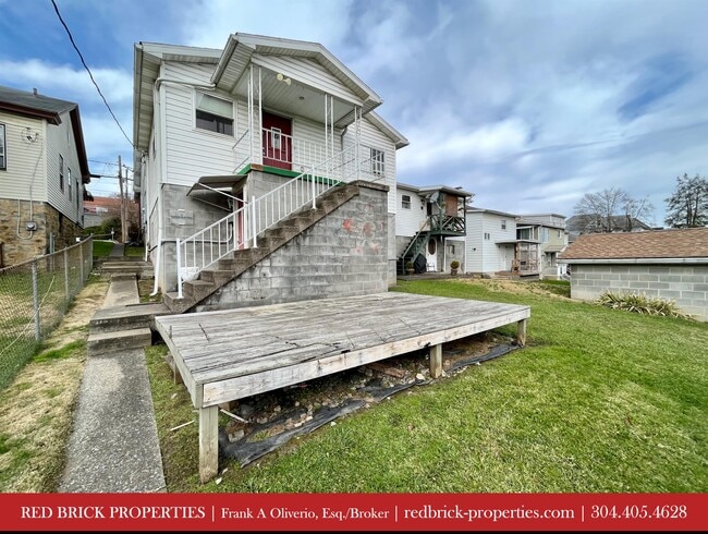 Building Photo - 912 Gaston Ave