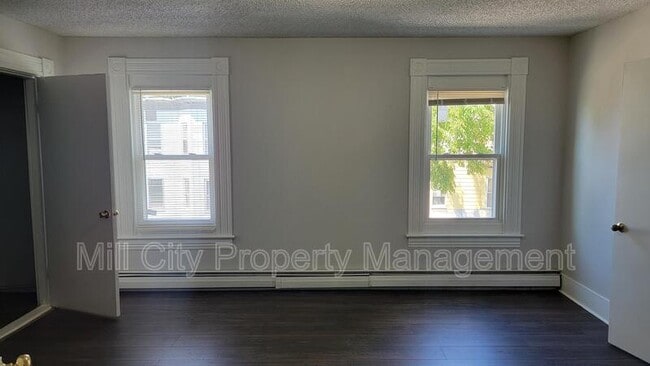 Building Photo - 343 Auburn St