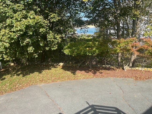 Building Photo - 6 Bass Rocks Rd