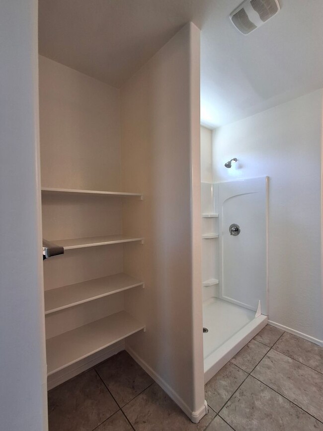 Building Photo - 3560 N Mia Ln