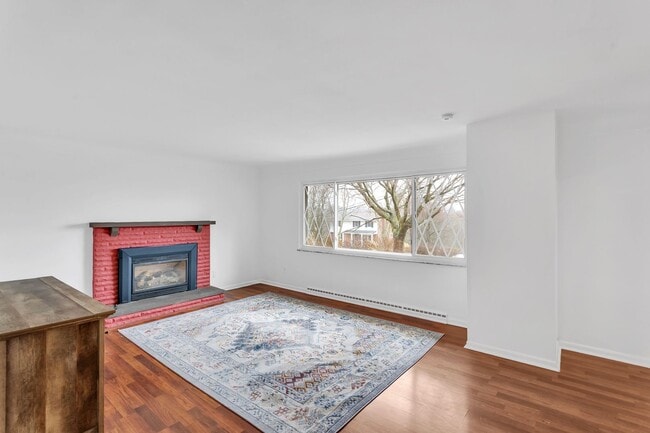 Building Photo - Updated 3BR Home with Central Air & Finished Walk-Out Basement - Sewickley, PA