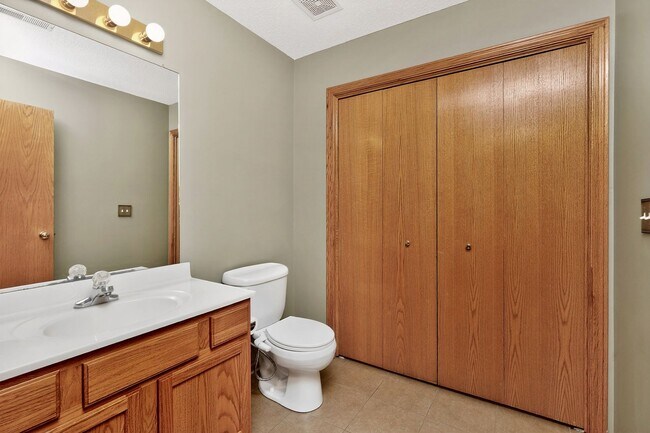 Building Photo - BEAUTIFUL 4-SEASONS ROOM!! 4 Bedroom, 3 Bathroom Home in Waukee!