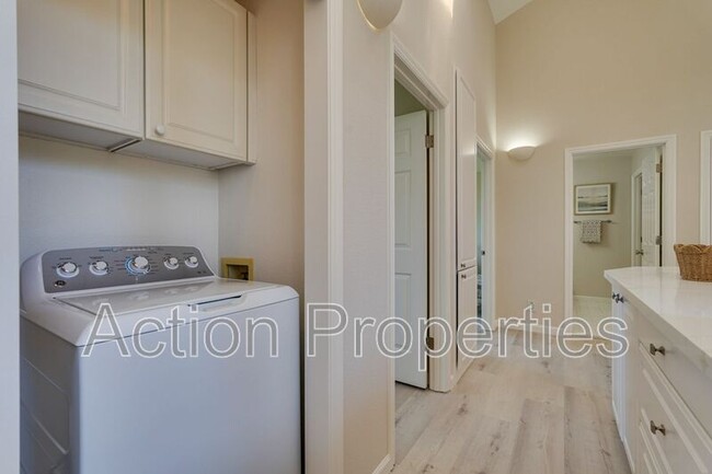 Building Photo - 20233 Joseph Cir