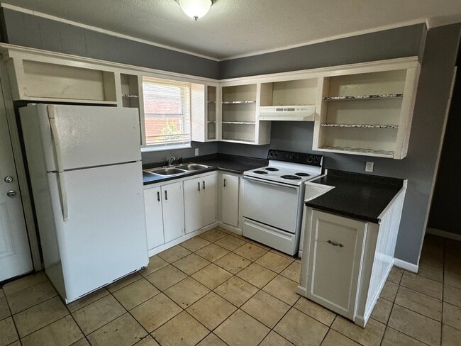 Building Photo - 1911 41st St