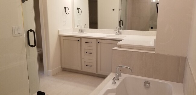 Building Photo - BRAND NEW TOWN HOME READY TO MOVE IN