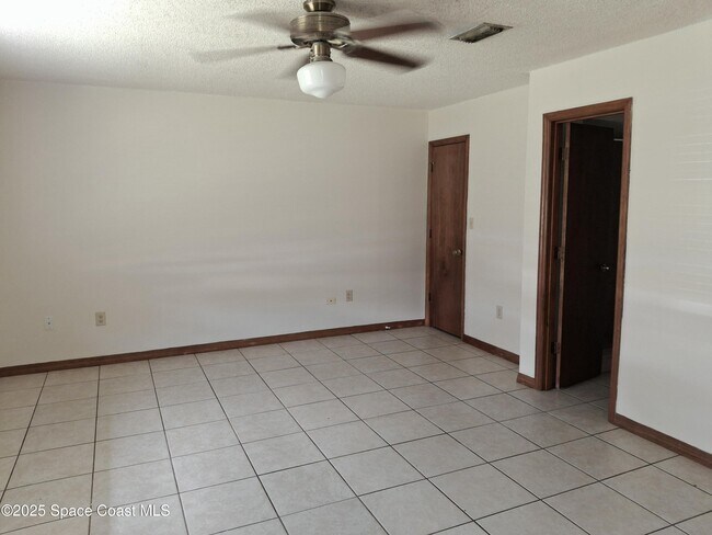 Building Photo - 4440 Everglades St