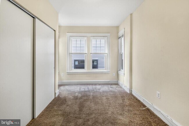 Building Photo - 6168 Ridge Ave