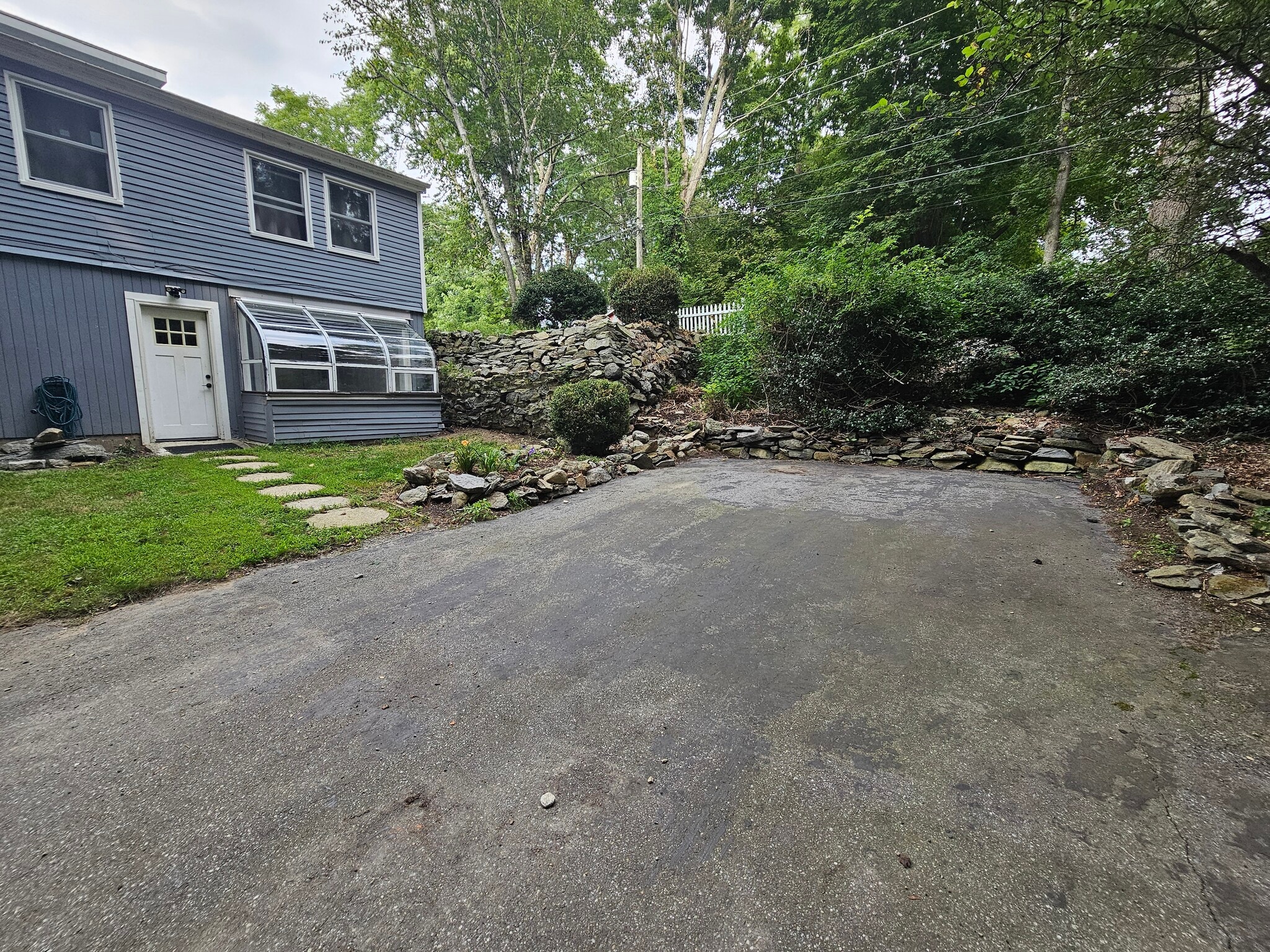 Building Photo - 6 Cider Mill Rd