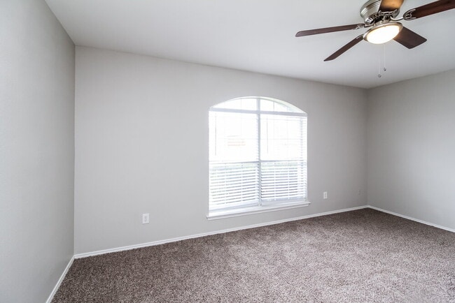 Building Photo - 1502 Killdee Ct