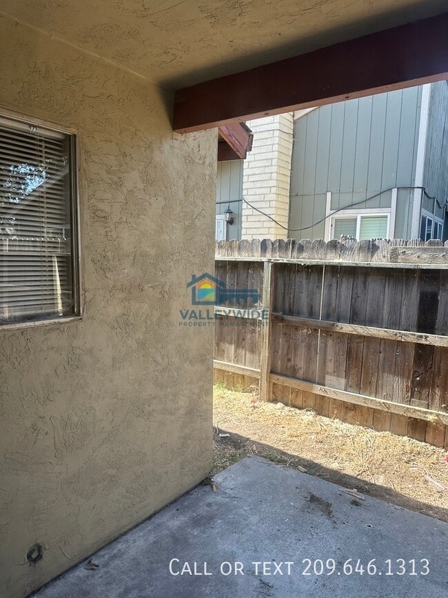 Building Photo - 9523 Cody Way