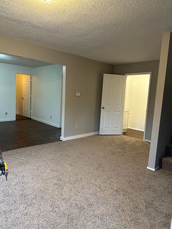 Building Photo - 3101 Oliver St