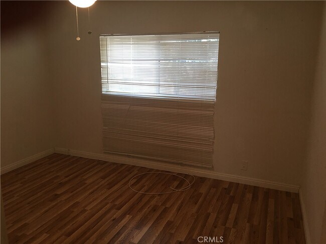 Building Photo - 4933 Cahuenga Blvd