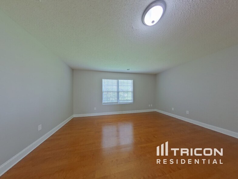 Building Photo - 2203 Ballingarry Dr