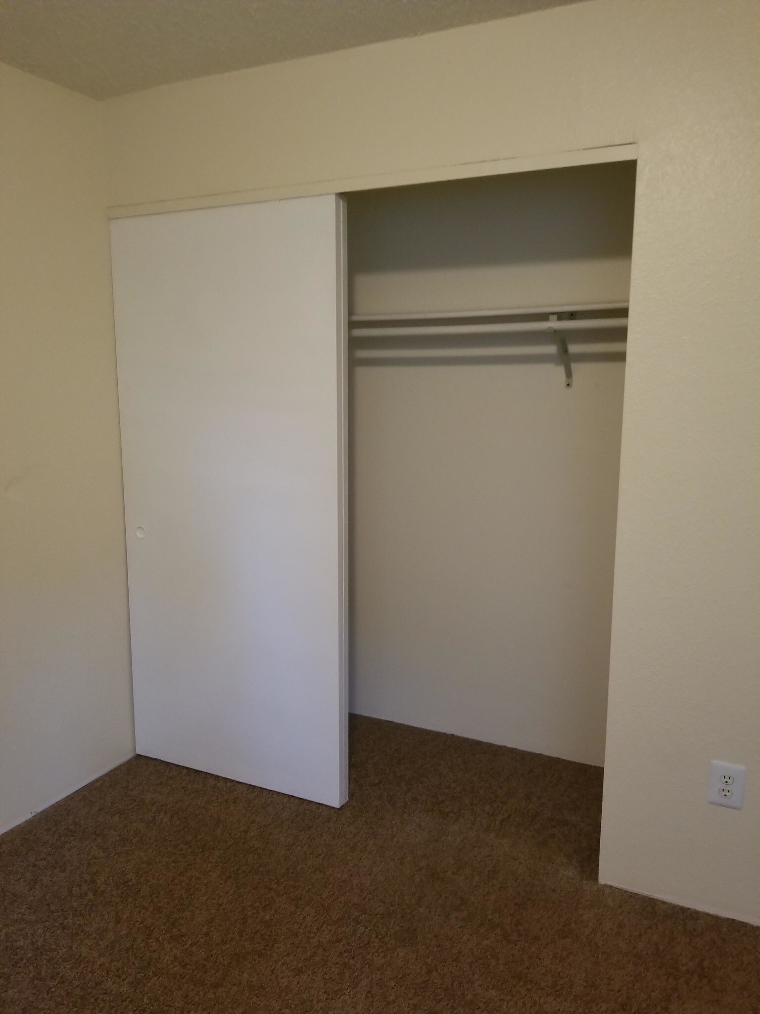 Building Photo - 509 Constitution Ave S