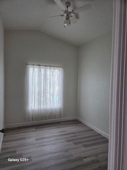 Building Photo - 8631 W Monte Vista Rd