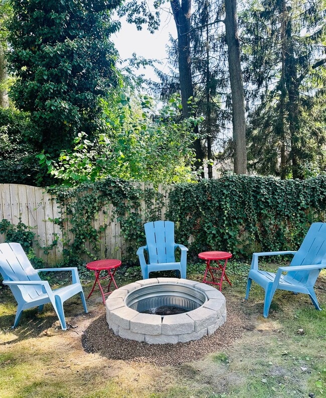 Building Photo - 15802 Beach Dr