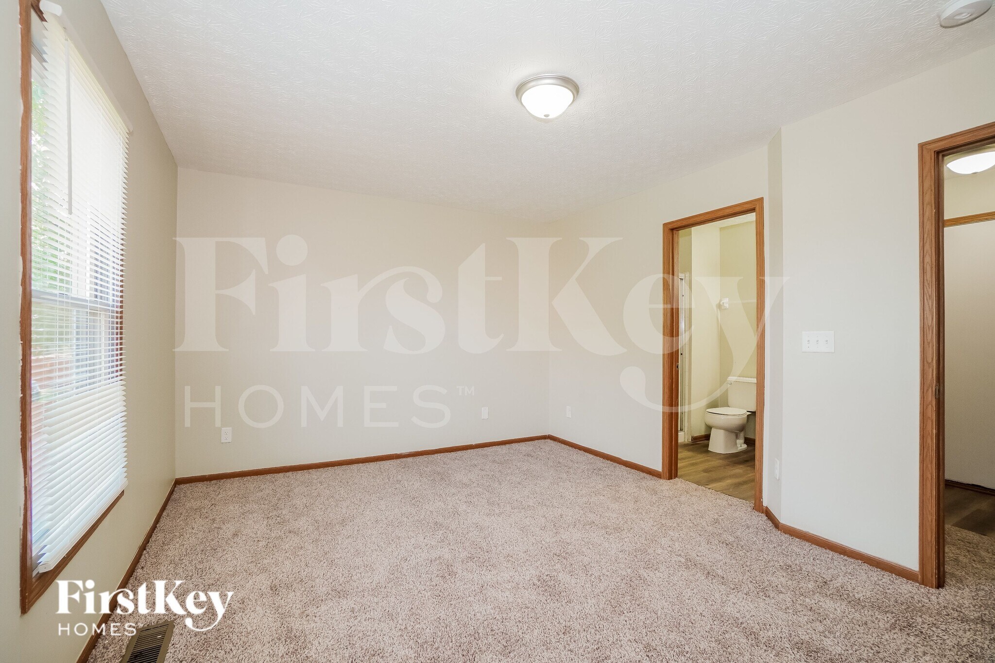 Building Photo - 5720 Larksdale Dr