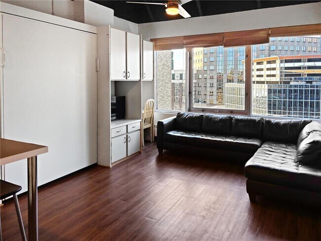 Building Photo - 431 S 7th St