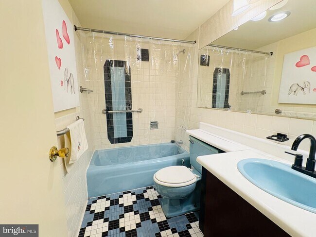 Building Photo - 700 7th St SW