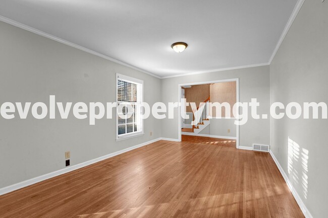 Building Photo - PRIME LOCATION WITH SPACIOUS LIVING!