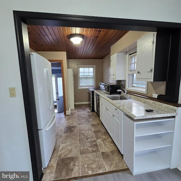 Building Photo - 21676 N Essex Dr