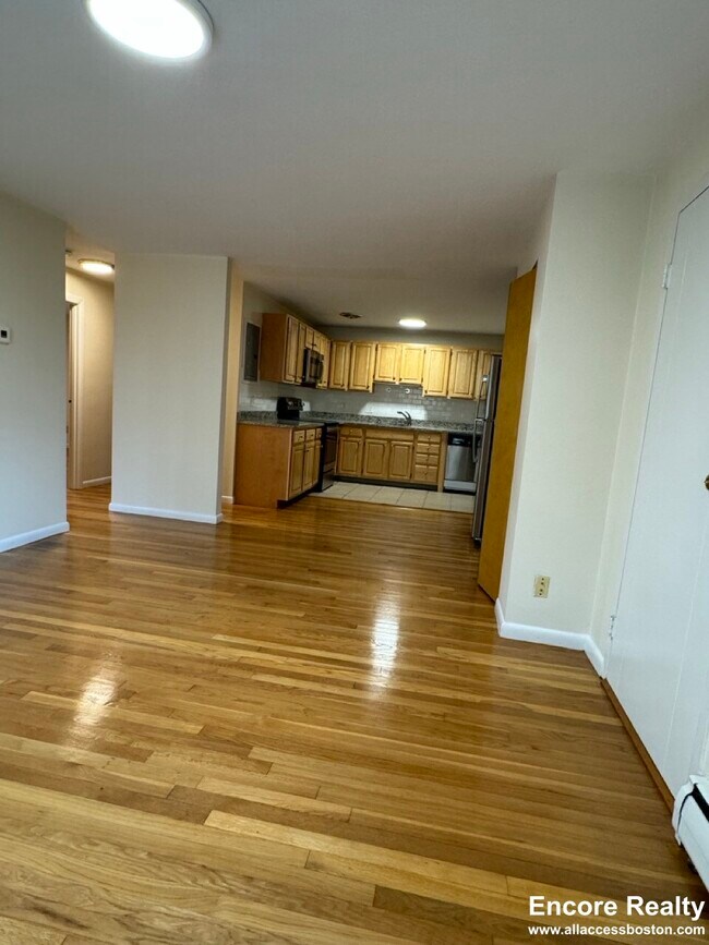 Building Photo - 110 Babcock St