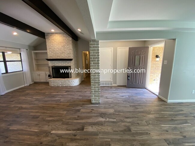 Building Photo - 9 Brookfield Ct