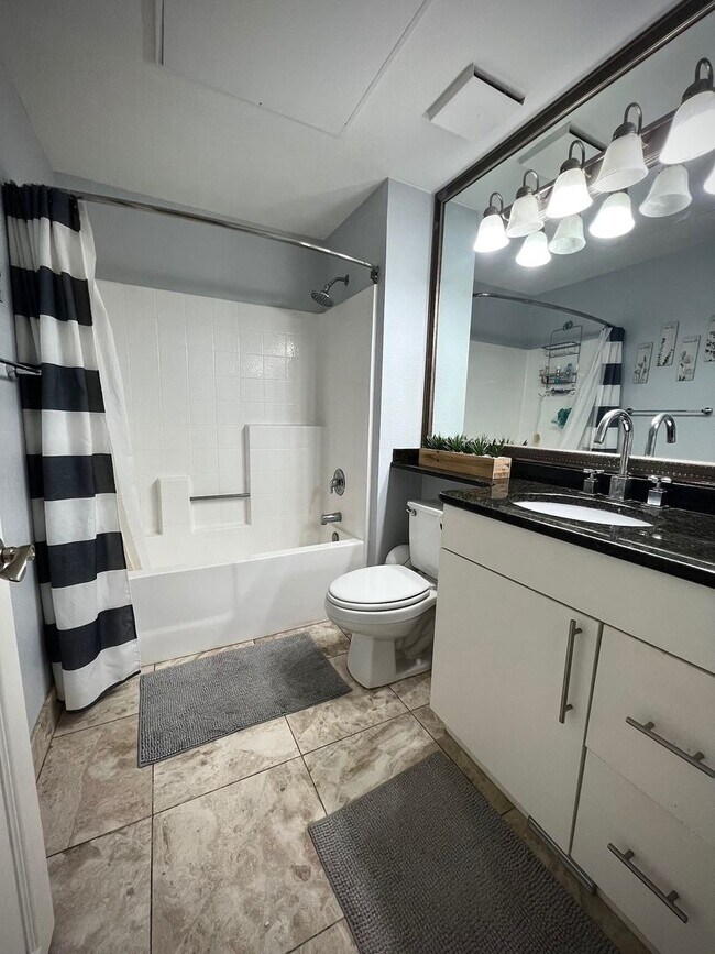 Building Photo - Meridian Furnished 1 Bd | 1 Ba Luxury Condo