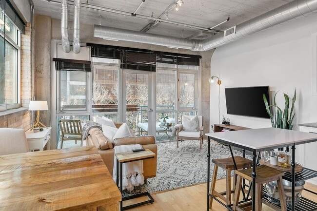 Building Photo - 748 N 3rd St