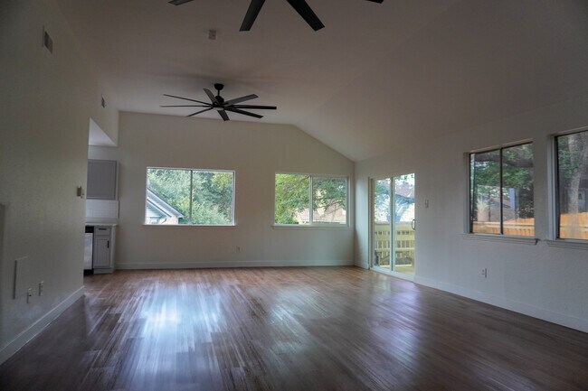 Living / Dining - 5204 Summer Dr