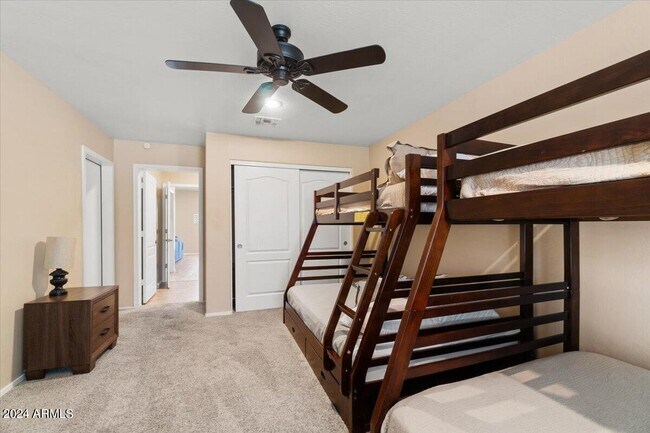 Building Photo - 5512 E Campo Bello Dr