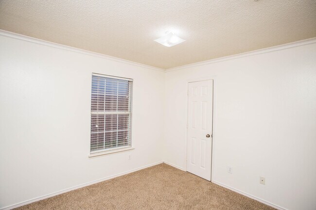 Building Photo - 6536 86th St