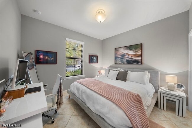 Building Photo - 7052 Live Oak Dr