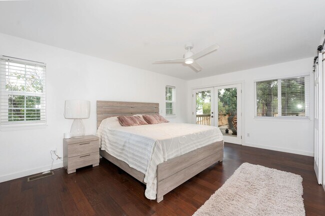 Building Photo - Extravagant 5 Star Vacation Home - Your Private Retreat in Hill Country, Wimberley Texas