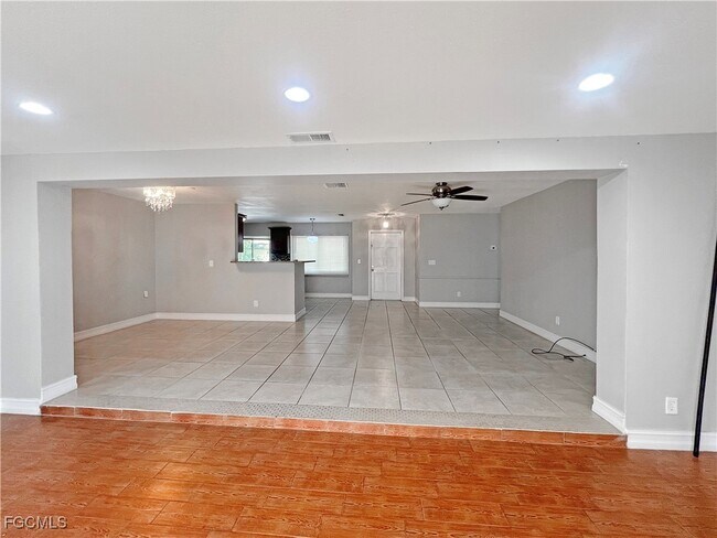 Building Photo - 218 SW 46th Terrace